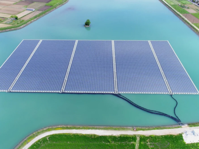 https://businessregistrationphilippines.com/wp-content/uploads/2025/07/floating-solar-panels-e1751361719974-640x480.png