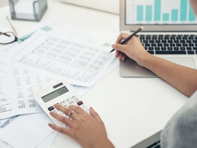 https://businessregistrationphilippines.com/wp-content/uploads/2025/07/payroll-outsourcing-services-1-640x480.jpg